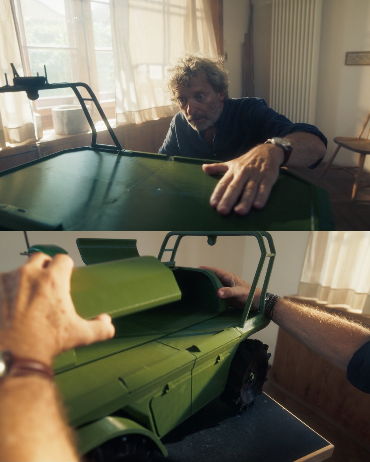 Paměť národa — snímek, ruce u modelu